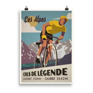 Affiche vintage représentant des cols de montagne emblématiques du Galibier et du Lautaret, avec un cycliste sur la route sinueuse et des montagnes en arrière-plan. Vintage poster depicting the iconic mountain passes of Galibier and Lautaret, with a cyclist on the winding road and mountains in the background.