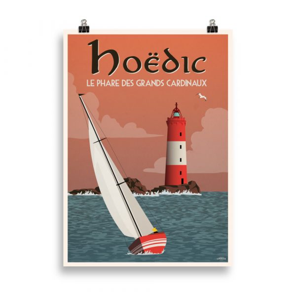 Affiche vintage représentant le phare des Grands Cardinaux au large de l’île d’Hoëdic, en Bretagne, battu par les vagues et baigné d’une lumière marine. Vintage poster showing the Grands Cardinaux lighthouse off the island of Hoëdic in Brittany, surrounded by waves and bathed in ocean light.