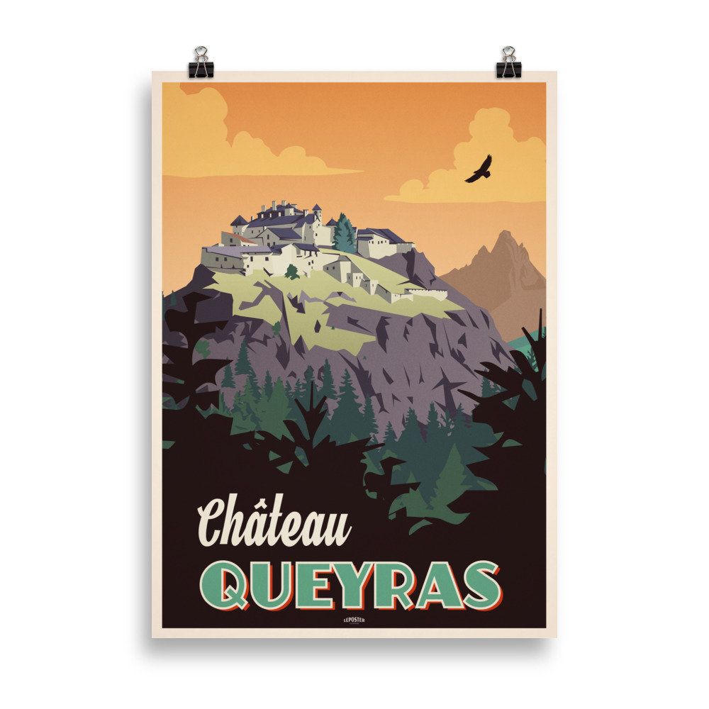 Affiche vintage représentant un château historique perché dans le Queyras, avec les montagnes en arrière-plan et un ciel lumineux aux tons chauds, dans un style rétro. Vintage poster depicting a historic castle perched in the Queyras, with mountains in the background and a bright sky in warm tones, in a retro style.