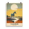 Affiche vintage de voyage représentant un cheval de Camargue dans les marais salants, avec des herbes et un ciel lumineux en arrière-plan, dans un style rétro. Vintage travel poster depicting a Camargue horse in the salt marshes, with grasses and a bright sky in the background, in a retro style.