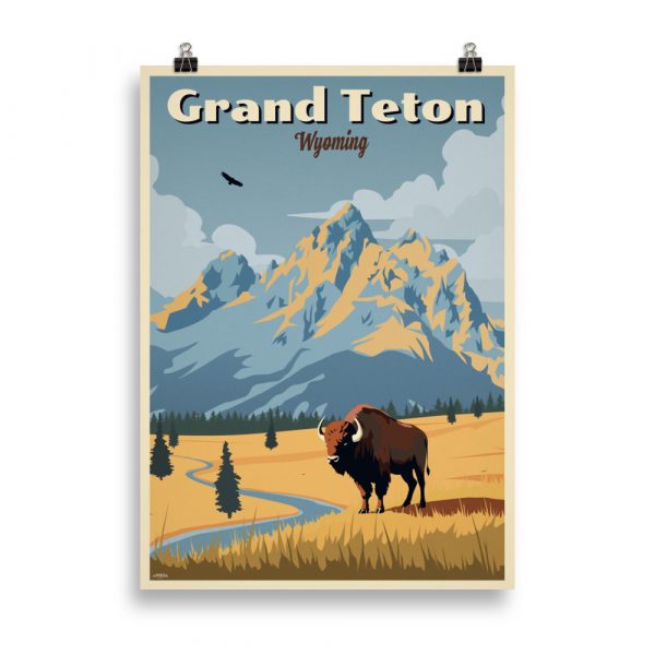 Affiche vintage représentant un bison au premier plan avec les montagnes du Grand Teton et le paysage du parc national du Wyoming en arrière-plan, dans des couleurs chaudes et rétro. Vintage travel poster depicting a bison in the foreground with the Grand Teton mountains and Wyoming National Park landscape in the background, in warm retro tones.