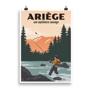 Affiche vintage représentant un pêcheur dans une rivière au cœur de l’Ariège, entouré d’une nature sauvage et de montagnes verdoyantes. Vintage travel poster showing a fisherman standing in a river in Ariège, surrounded by wild nature and green mountains.