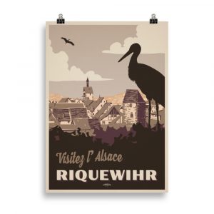 Affiche vintage représentant une cigogne au premier plan avec le village médiéval de Riquewihr en arrière-plan, dans des tons sépia. Vintage poster showing a stork in the foreground with the medieval village of Riquewihr in the background, in sepia tones.
