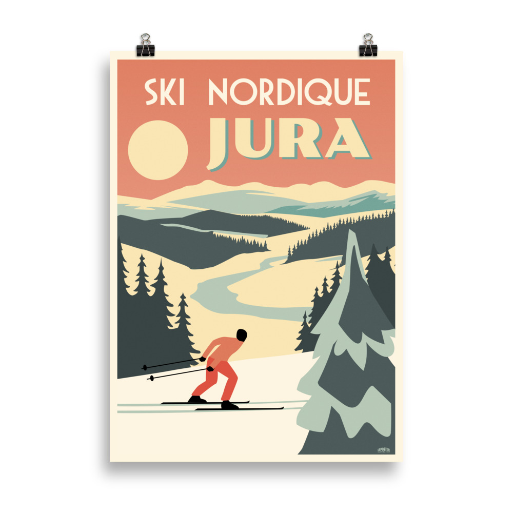 Affiche vintage représentant un skieur en ski nordique dans une forêt enneigée du Jura, sur des pentes douces et boisées.