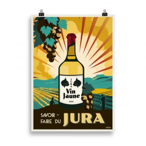 Affiche Art Déco représentant une bouteille de vin jaune du Jura avec des vignes stylisées en arrière-plan.