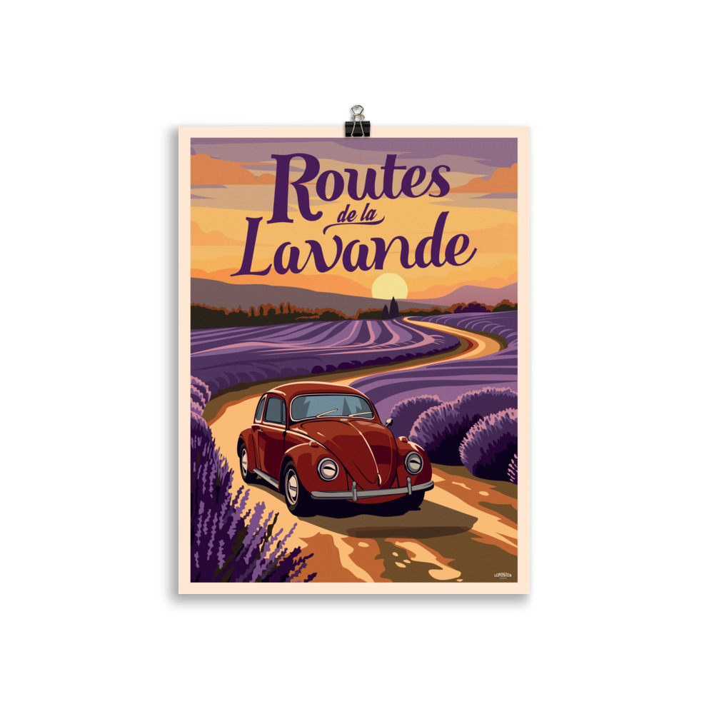 Affiche vintage représentant une voiture ancienne type coccinelle roulant sur une route au milieu des champs de lavande en Provence.